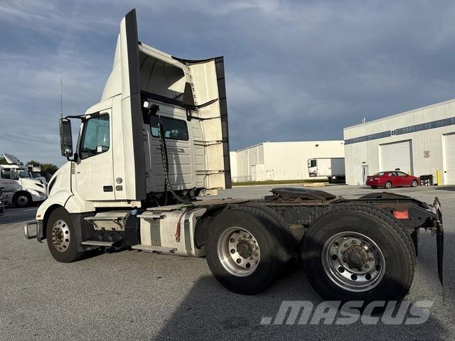 Volvo VNL 300 Tracteur routier