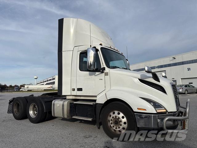 Volvo VNL 300 Tracteur routier