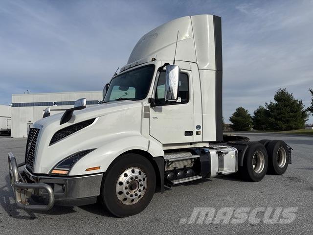 Volvo VNL 300 Tracteur routier