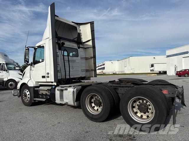 Volvo VNL 300 Tracteur routier