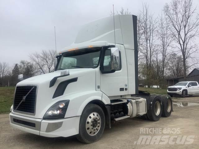 Volvo VNL300 Tracteur routier