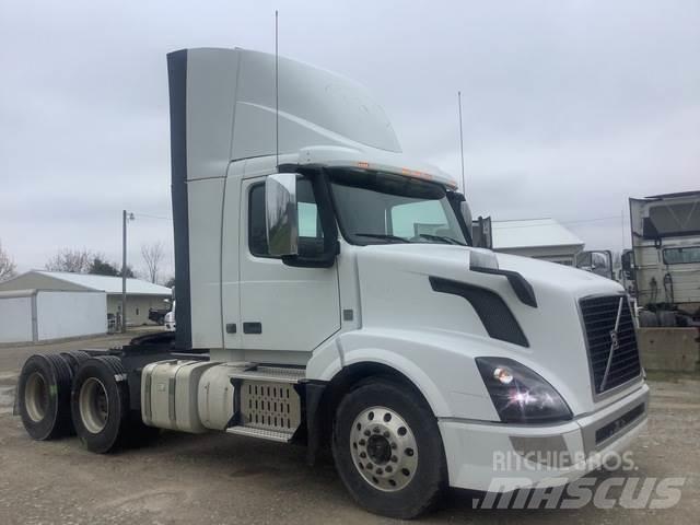 Volvo VNL300 Tracteur routier
