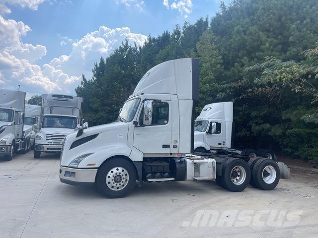 Volvo VNL300 Tracteur routier