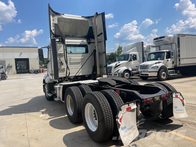 Volvo VNL300 Tracteur routier