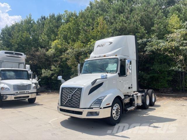 Volvo VNL300 Tracteur routier