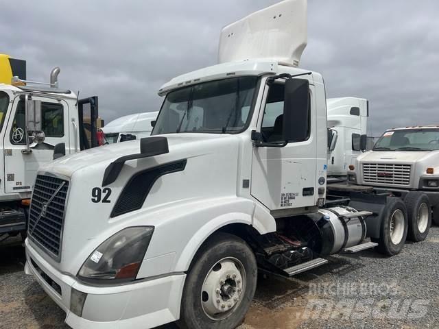 Volvo VNL64 Tracteur routier