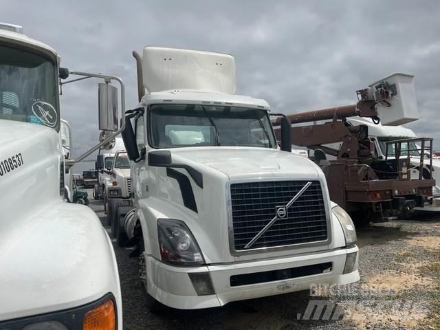 Volvo VNL64 Tracteur routier