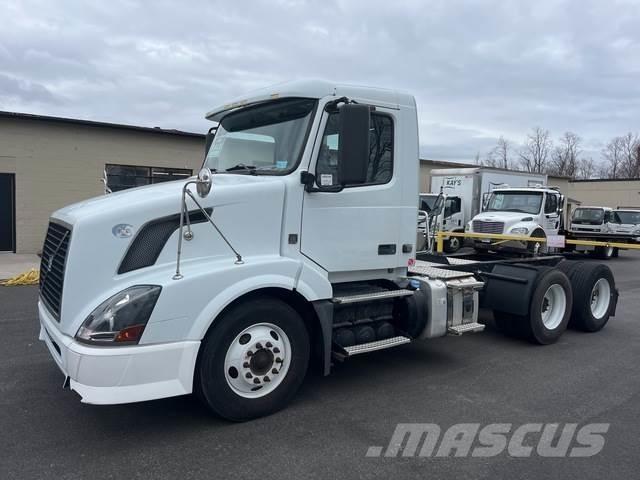 Volvo VNL64T Tracteur routier