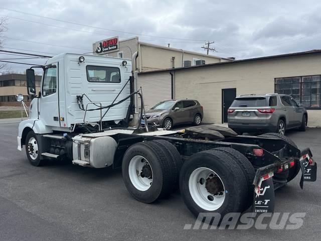 Volvo VNL64T Tracteur routier