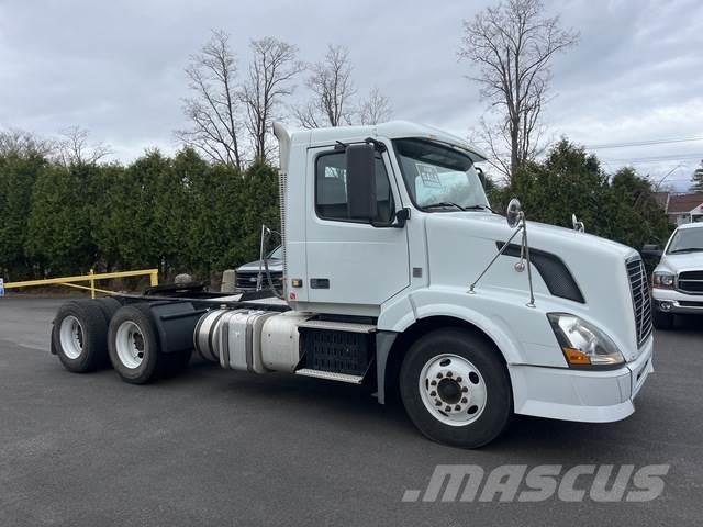 Volvo VNL64T Tracteur routier