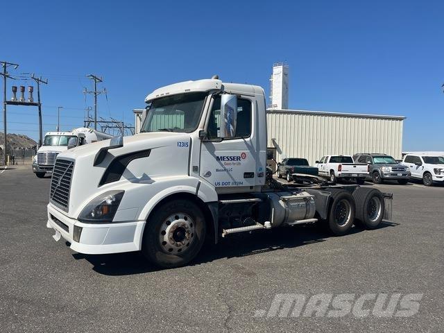 Volvo VNL64T Tracteur routier