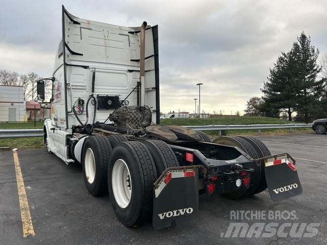 Volvo VNL670 Tracteur routier