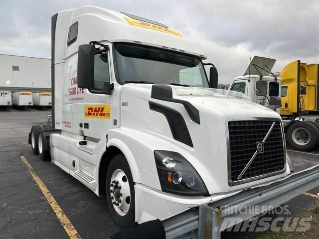 Volvo VNL670 Tracteur routier