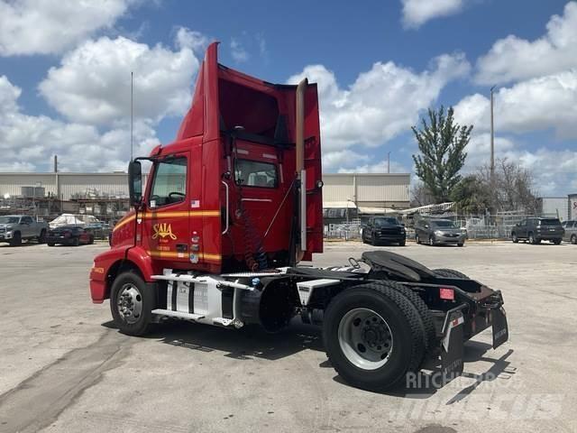 Volvo VNM Tracteur routier