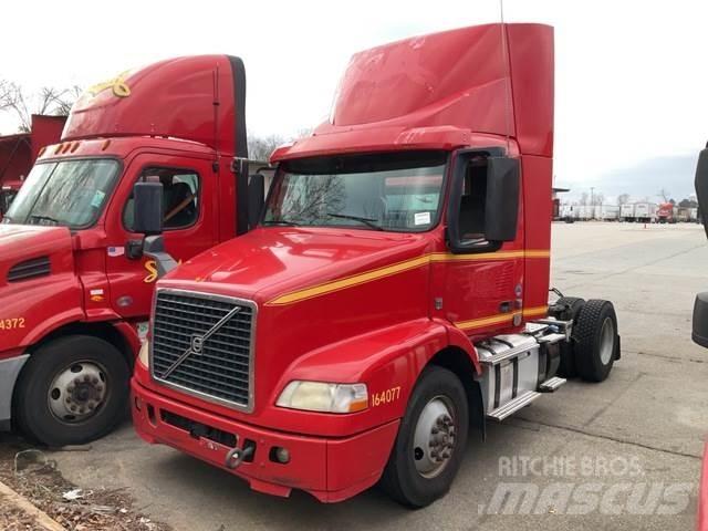 Volvo VNM42T Tracteur routier