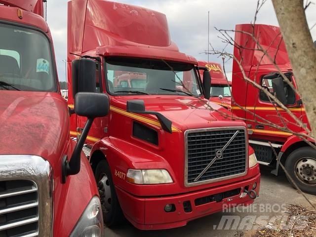Volvo VNM42T Tracteur routier