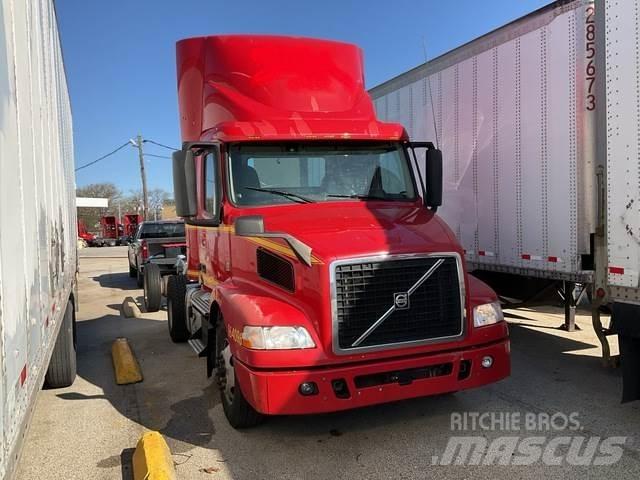 Volvo VNM42T Tracteur routier