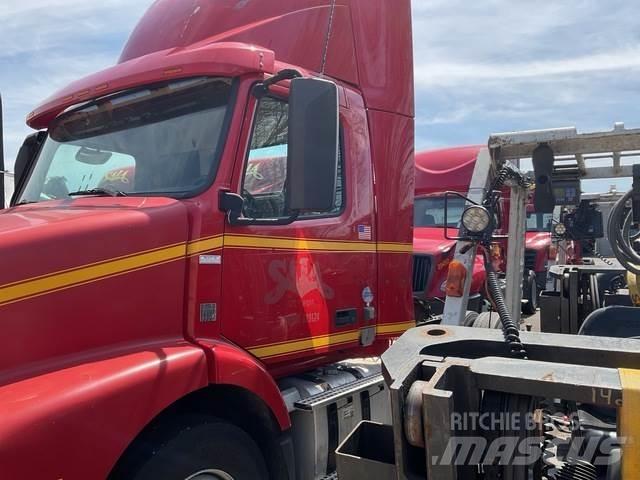 Volvo VNM42T Tracteur routier