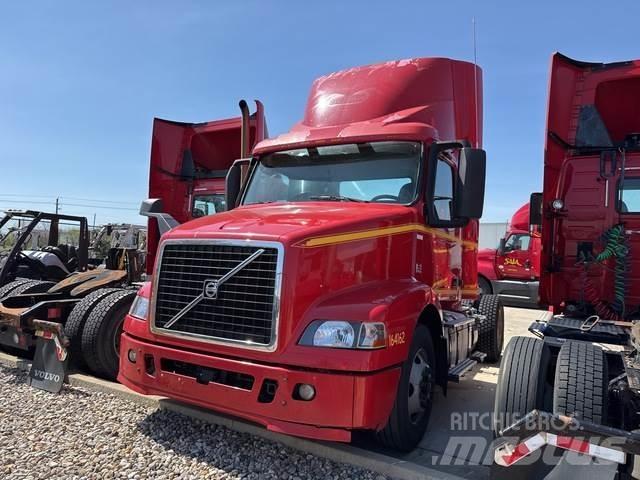 Volvo VNM42T Tracteur routier