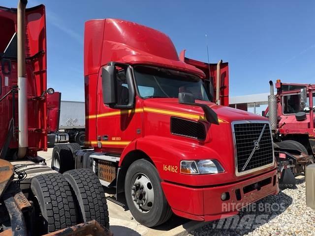 Volvo VNM42T Tracteur routier