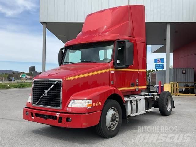 Volvo VNM42T Tracteur routier