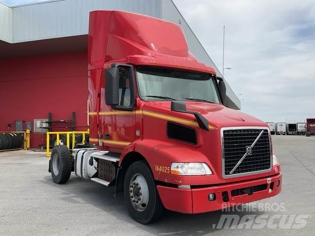 Volvo VNM42T Tracteur routier