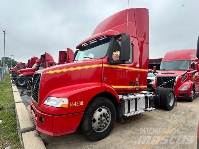 Volvo VNM42T Tracteur routier