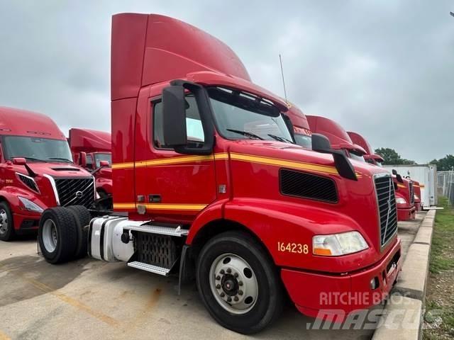 Volvo VNM42T Tracteur routier