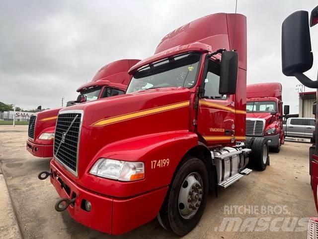 Volvo VNM42T Tracteur routier