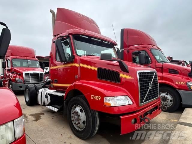 Volvo VNM42T Tracteur routier