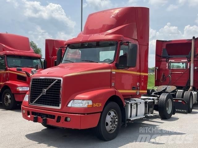 Volvo VNM42T Tracteur routier