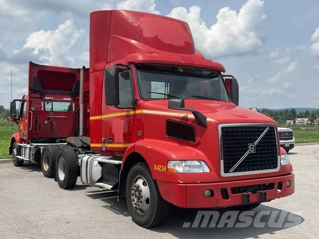 Volvo VNM42T Tracteur routier