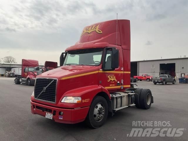 Volvo VNM42T Tracteur routier