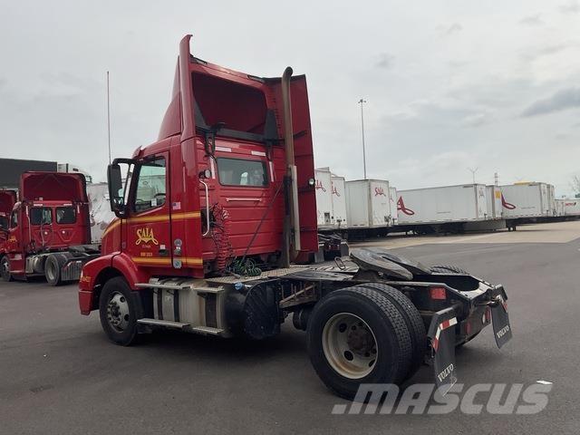 Volvo VNM42T Tracteur routier