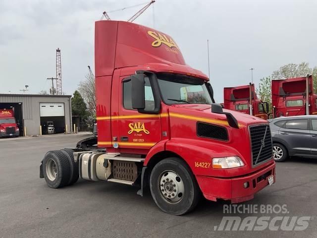 Volvo VNM42T Tracteur routier