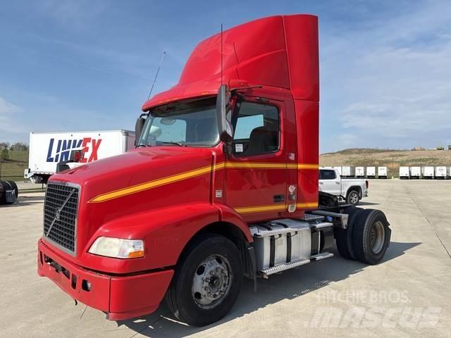 Volvo VNM42T Tracteur routier