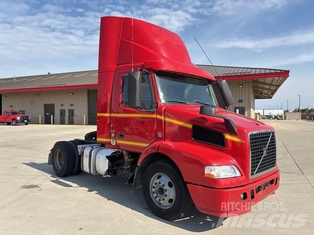 Volvo VNM42T Tracteur routier