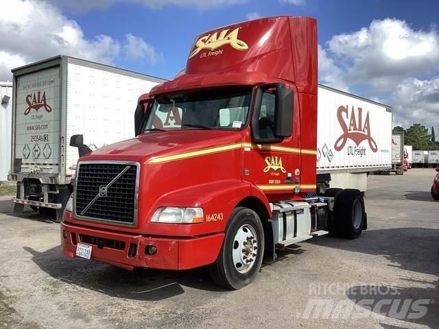 Volvo VNM42T Tracteur routier