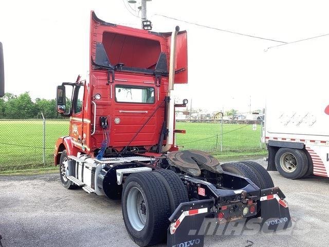Volvo VNM42T Tracteur routier