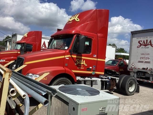 Volvo VNM42T Tracteur routier