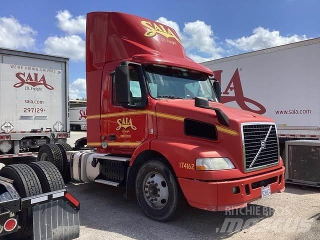 Volvo VNM42T Tracteur routier