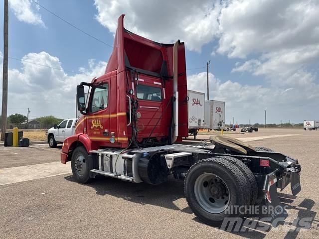 Volvo VNM42T Tracteur routier