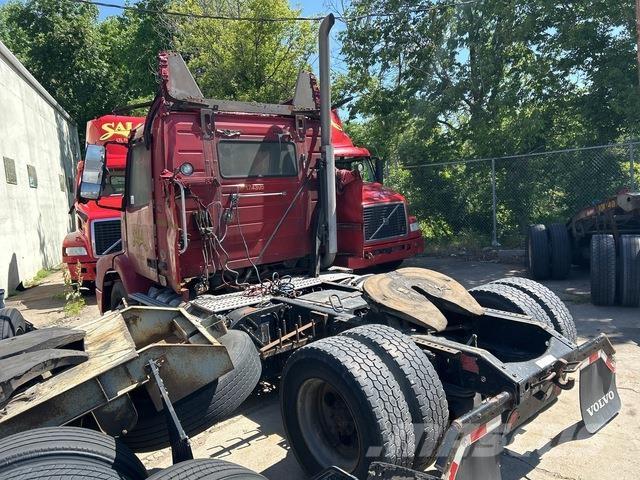 Volvo VNM42T Tracteur routier