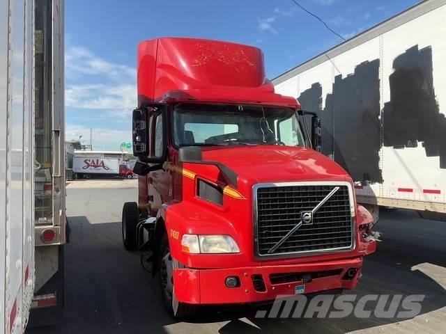 Volvo VNM42T Tracteur routier