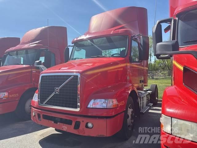 Volvo VNM42T Tracteur routier