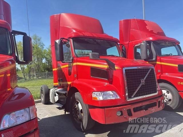 Volvo VNM42T Tracteur routier