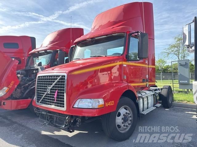 Volvo VNM42T Tracteur routier