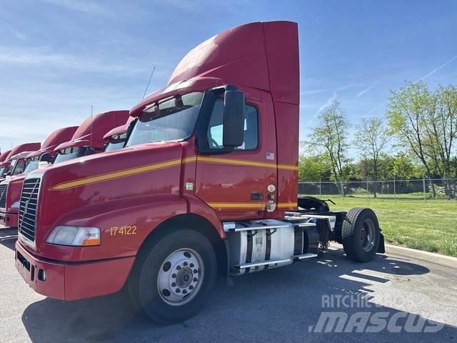 Volvo VNM42T Tracteur routier