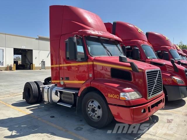 Volvo VNM42T Tracteur routier