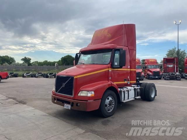 Volvo VNM42T Tracteur routier